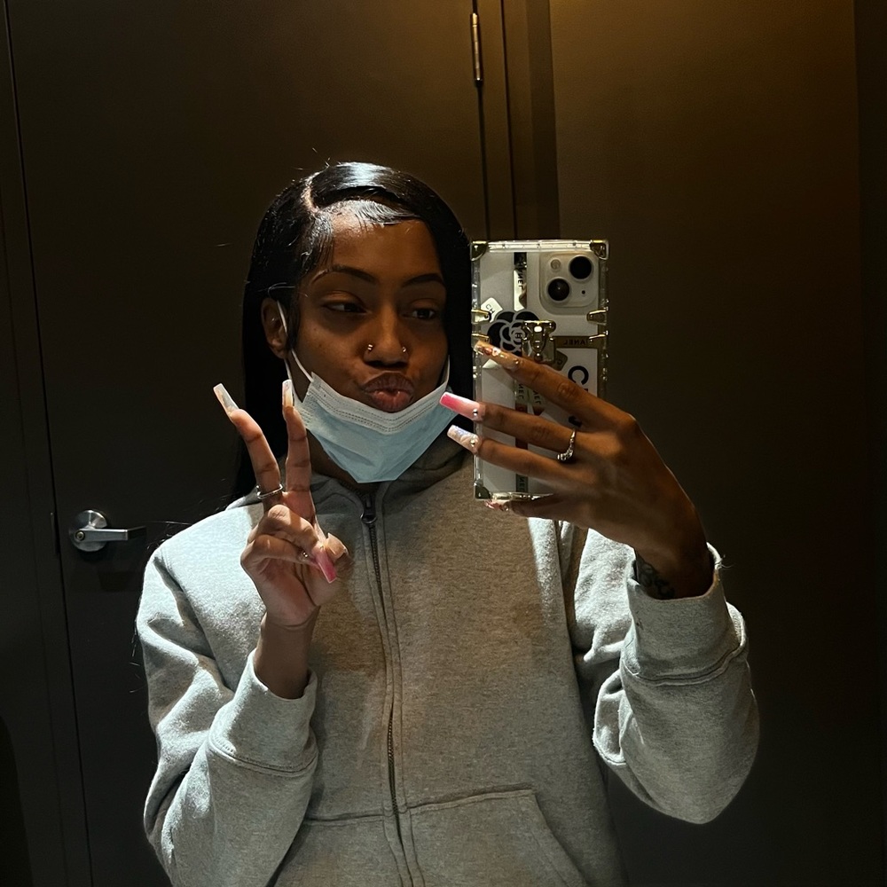 Meet your Posher, Ayisha